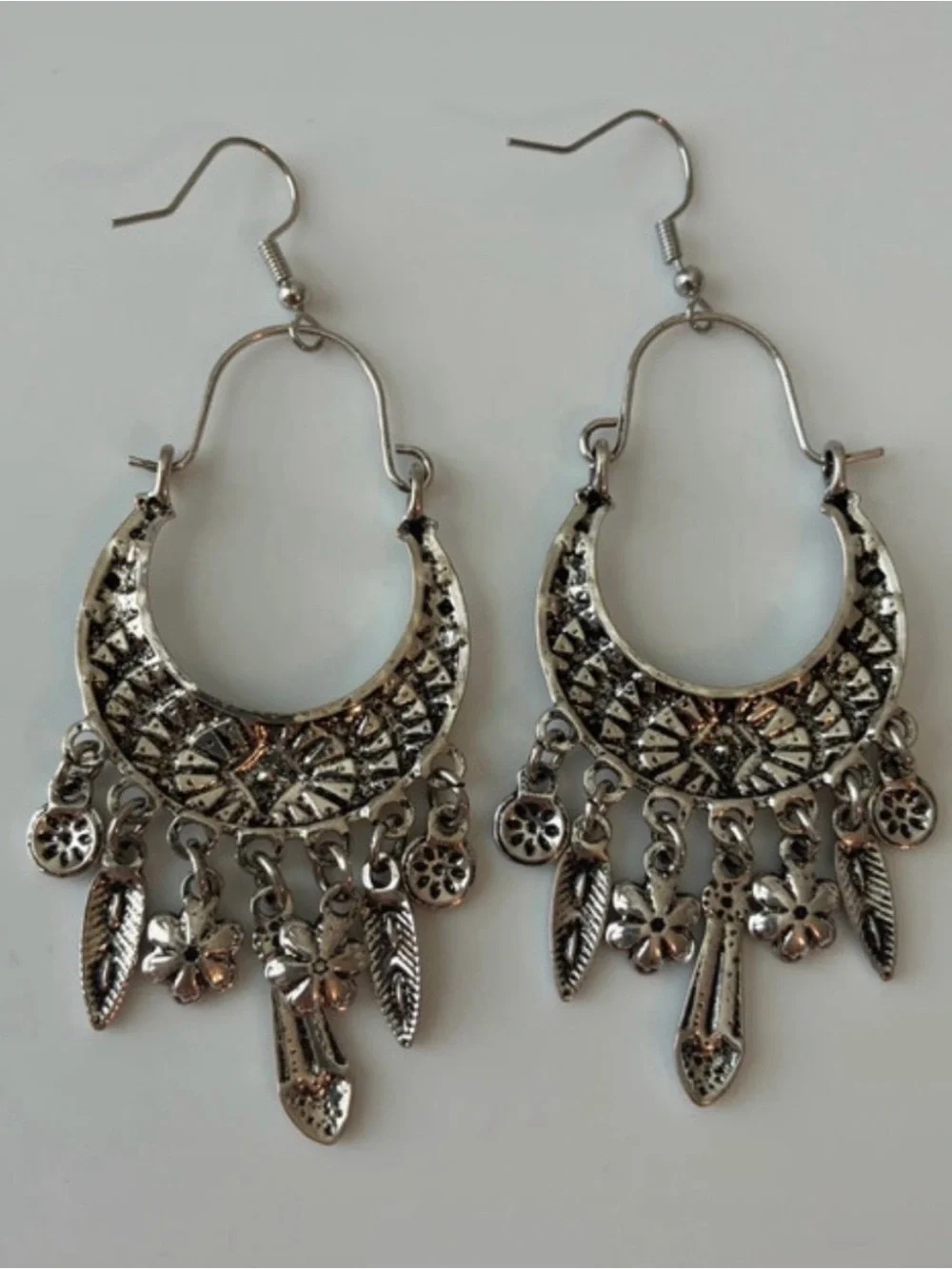 Retro Silver-Tone Boho Floral Dangle Earrings with Amber Accent